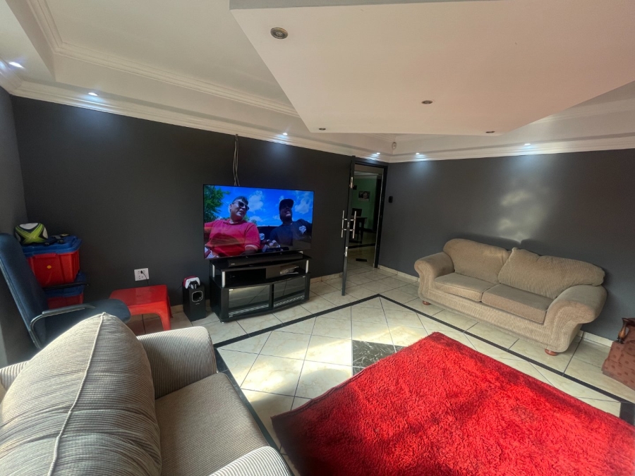 4 Bedroom Property for Sale in Heidedal Free State